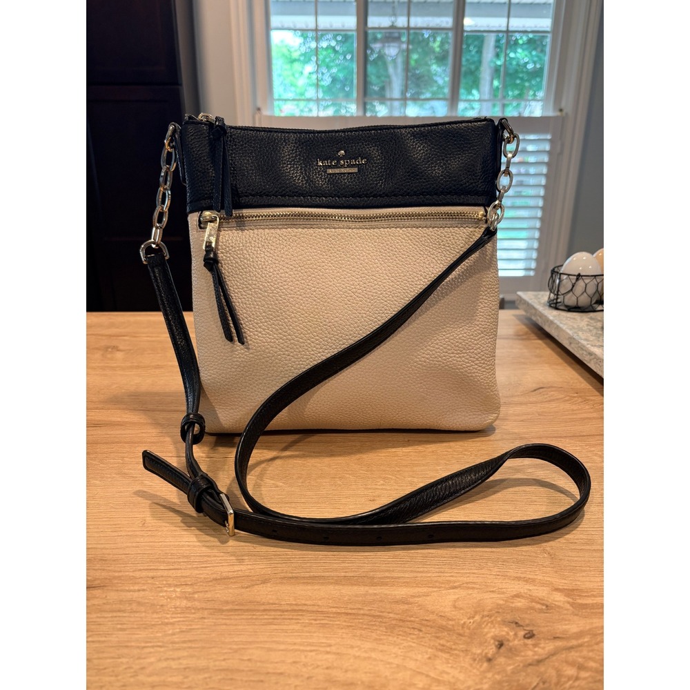 Kate‎ Spade New York Crossbody Bag Pebbled Leather Navy Cream Gold Hardware